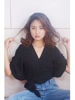 エル(LE)&nbsp;ふんわりくびれ無造作カールひし形セミディ