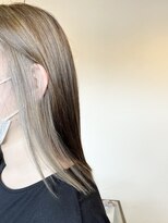 ホンネ(honne.)&nbsp;ホワイトベージュ×イヤリングカラー