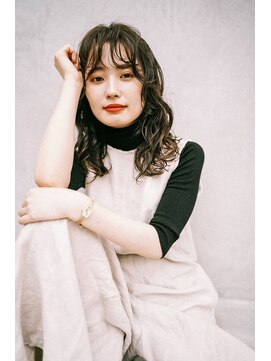 ドットハリス(.Hallis) 大人かわいい/小顔/ミディアムレイヤー/20代30代40代