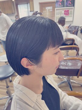 ルーチェ(Luce) ミニボブ/丸みボブ/黒髪ショート/小顔カット/20代30代40代/鶴川