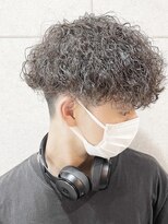 シロ 船橋(白silo)&nbsp;ツーブロックマッシュ/波巻き/ハイライト/束感[船橋駅/船橋]