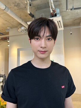 コンティニュー オモテサンドウ(CONTINUE OMOTESANDO) 大人気!黒髪でも決まるラフな韓国風シースルーバングメンズヘア
