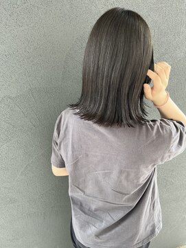 イロ プラス 南田宮店(iro+) 【nobuyo】 Olive graige × 切りっぱなしロブ