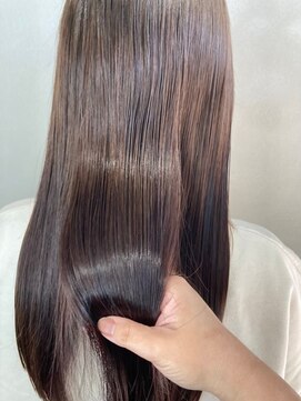 フェアリーテール 高坂店 絹のような艶髪に!美髪縮毛矯正+髪質改善ヘアエステ
