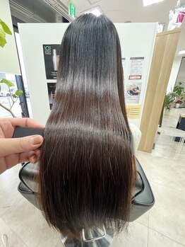 リメンテ(REMENTE)の写真/ダメージを最小限に、自然なストレートヘアへ。髪質改善で憧れのうるツヤ美髮へと導きます。