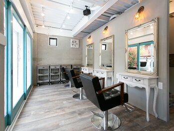フェリーチェ ヘアデザイン(felice HAIR DESIGN)の写真/SNSで話題沸騰中の【YUMEシャンプー台】設置サロン！こだわり抜いた空間で、アナタの心に安らぎをお届け♪
