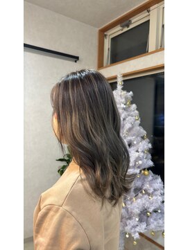 イースブルーレア(Y’s BLUE le'a) 全体ブリーチバレイヤージュ