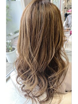 エフエフヘアー(ff hair) 【 ffhair】back style☆白髪ぼかしハイライトカラーvol.769