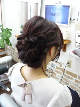 エイチワイヘアーデザイン(HY hair design) ツイストローシニヨン