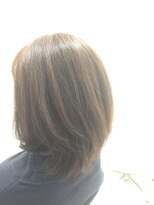 シアン 明るめのグレイカラー。ロブレイヤー
