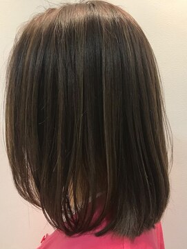 アディクト(ADDICT) ハイライト インナーカラー ミディスタイル