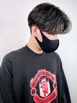 アンダーバーホワイト(_WHITE)&nbsp;黒髪前下がりセンターパート