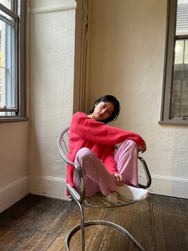 エイチ(H) レイヤーミニウルフチェリーブラウンショート美髪前下がりボブ