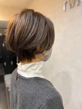 トワイスアップ(TWICE UP) 小顔ショート/カーキベージュ/イルミナカラー/ショートスタイル