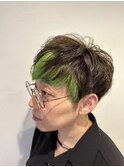 ゆるふわビビットカラー入りショートスタイル
