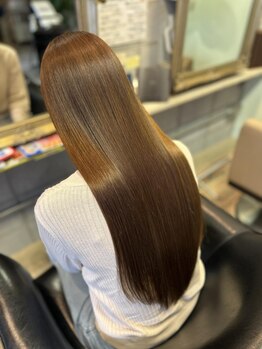エイチヘア(h hair)の写真/ただまっすぐだけじゃない！自然な仕上がりの縮毛矯正で憧れのサラ艶髪に♪朝のスタイリングも楽々☆
