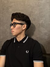 オスマン 御茶ノ水神保町店(Osmann)&nbsp;フェザーパーマグレーブルーカラー刈り上げショートバング