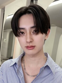 ナレ(NARE)の写真/清潔感×トレンド感で大人のビジネススタイルを―。オン,オフどちらもキマる大人の髪型に[メンズ/天神/U24]