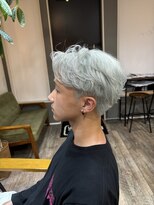 メール(Mer...)&nbsp;☆ホワイトカラー/フェザーパーマ/センターパート☆横山飛翔