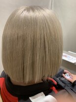 ネウィ 大分中央町店(newi)&nbsp;【ブリーチ】透明感あふれるホワイトベージュボブ