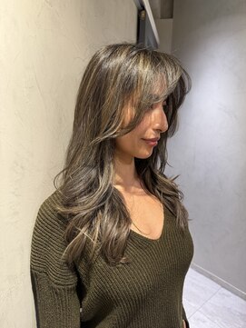 トクヤマサロンニューヨーク(TOKUYAMA SALON NEW YORK) ロングレイヤー × ハイライトでつくる海外風スタイル