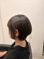 アンダーバーホワイト 阪神西宮店(_WHITE) 丸み前下がりショートボブ