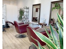 ヘアー アンド スパ ルクシア(hair&spa Luxia)の雰囲気（ゆったりくつろげる雰囲気の店内）