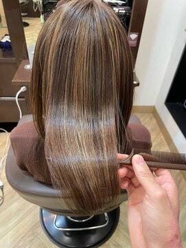 ミリュウ(Milieu) 潤艶髪 ハイライトブリーチで広がる髪も髪質改善でまとまる髪へ