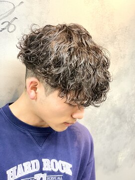 ワールドシップコウベ(WORLD SHIP KOBE) 波巻きスパイラルパーマ