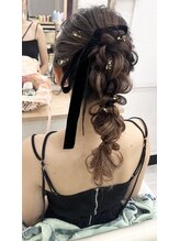 プティクローシェ(petite cloche) お呼ばれヘア編みおろしポニー