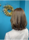 大人女子のレイヤーボブスタイル