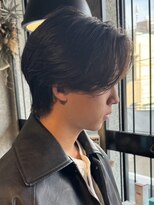 リット バイ フィフス 鹿児島中央駅店(Lit. by fifth)&nbsp;センターパートスパイラルパーマツーブロック刈り上げメンズヘア