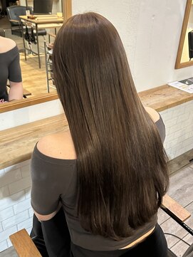 フェリア 梅田(FERIA) ブリーチなしダブルカラーでつくる寒色ベージュ