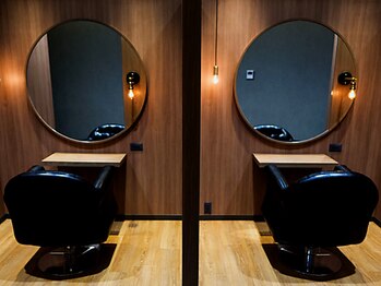 髪質改善美容室Dears 伊勢崎2号店【ディアーズ】の写真/周りを気にせず、心から寛げる。全席半個室の贅沢な空間で、髪も心も癒される特別なひとときを。