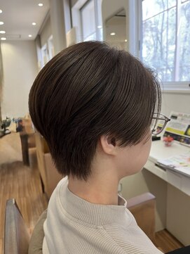 アーブ(hair and make urb) 襟足スッキリ大人ショート