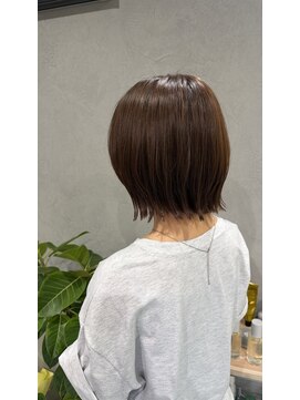 リリ(lili) 切りっぱなしボブ