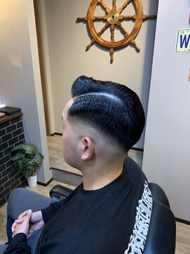 バーバー スタジオ ラフテル(Barber Studio RAFTEL) ポマード七三分けスキンフェード
