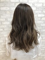 イルファ 北野田店(ehl：fa)&nbsp;ナチュラルなハイライトで作る♪　グラデーションカラー