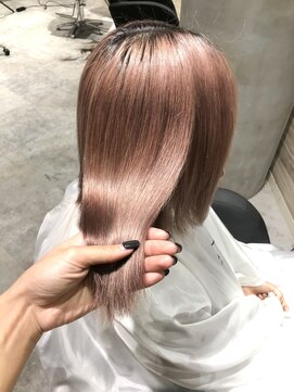 リーオオサカ(Lee Osaka) 切りっぱなしロブ×ペールピンク/kana