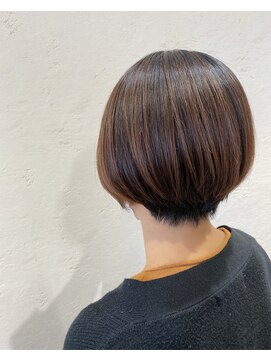 ログズヘア(Logs hair) 大人くびれショートボブ