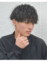 フリーク バーバーショップ 都島店(FREAK BARBER SHOP) 黒髪縦落ちツイストスパイラルパーマツーブロックマッシュ