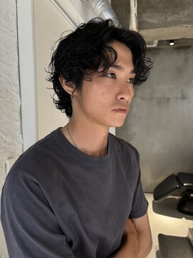 ダンボ(DUMBO) 黒髪パーマ