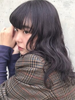 シロ 甲東園店(SHIRO)の写真/1人1人の顔の形や雰囲気に合わせた"オリジナルパーマ"が自慢！『ヌケ感』と『柔らかさ』を演出します♪