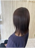 毛先に動きを出す・伸ばしかけサラ艶ミディアムボブ