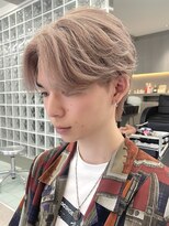 韓国メンズピンクベージュミルクティーカラーセンターパートヘア