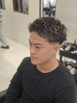 スパイキーショートパーマ/スキンフェード/短髪パーマ