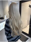 ハイトーングレージュ