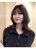 ミディアムレイヤー　ボブ　ベージュカラー