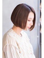 ロイジー(roijir)&nbsp;【roijir 表参道】大人ミニボブ× 艶感ベージュ