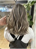ミディアムに似合うバレイヤージュ_olive beige_